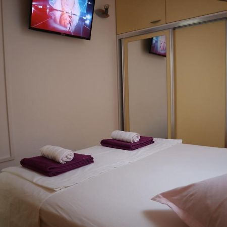 Apartments Iva Und Franka أوميس المظهر الخارجي الصورة
