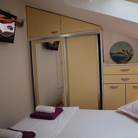 Apartments Iva Und Franka أوميس المظهر الخارجي الصورة