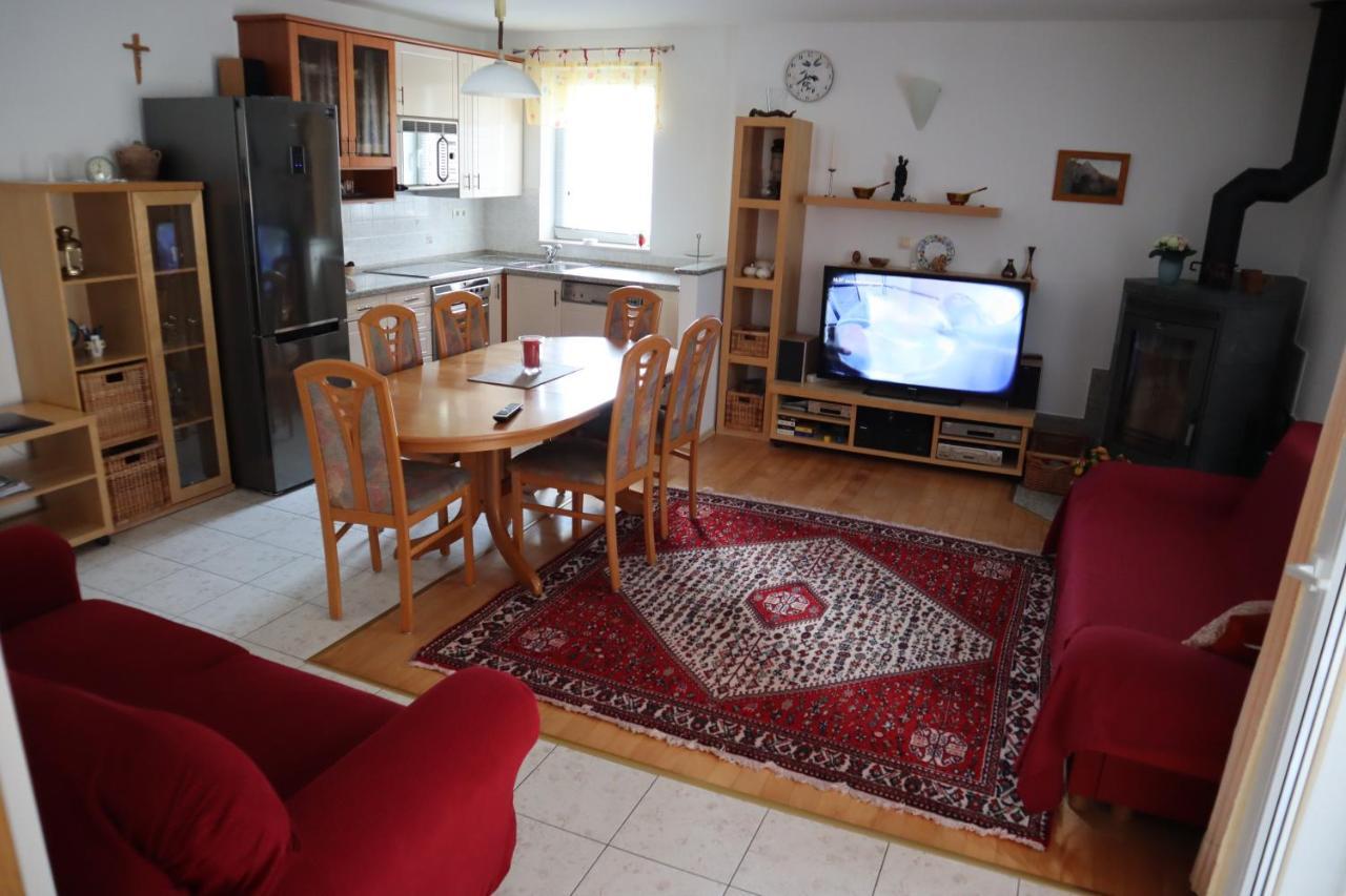 Apartments Iva Und Franka أوميس المظهر الخارجي الصورة