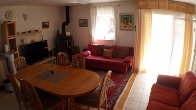 Apartments Iva Und Franka أوميس المظهر الخارجي الصورة