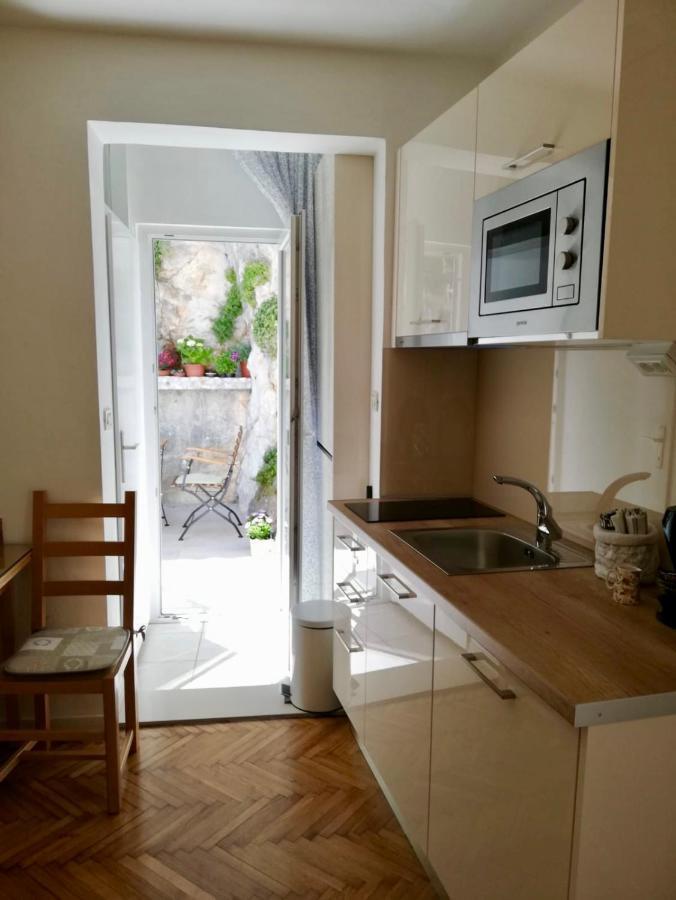 Apartments Iva Und Franka أوميس المظهر الخارجي الصورة