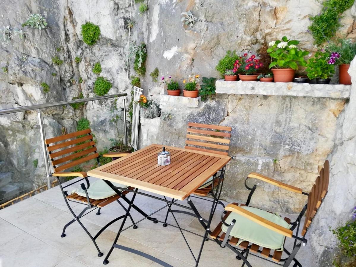 Apartments Iva Und Franka أوميس المظهر الخارجي الصورة